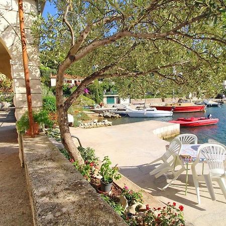 Apartmans And Rooms Dunjini Dvori Korcula Town Bagian luar foto