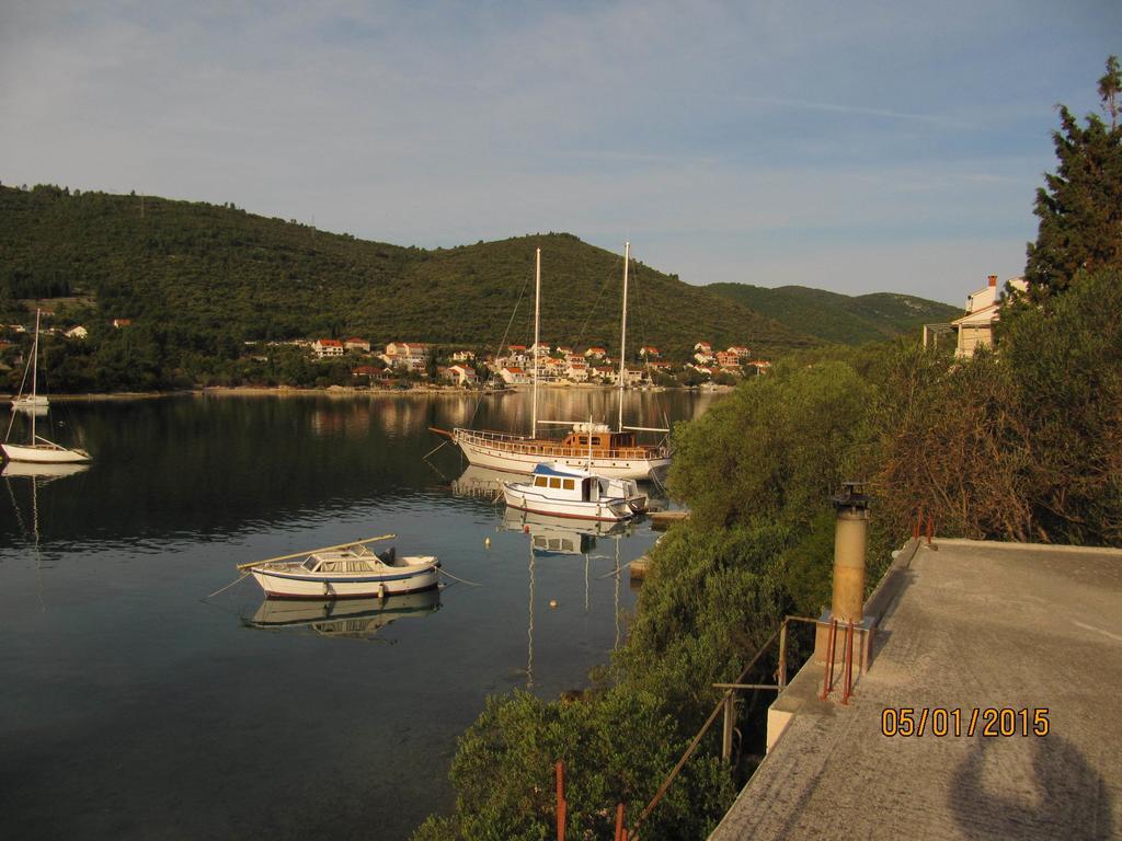 Apartmans And Rooms Dunjini Dvori Korcula Town Bagian luar foto