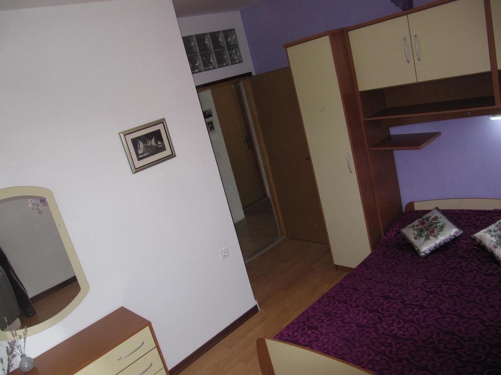 Apartmans And Rooms Dunjini Dvori Korcula Town Bagian luar foto