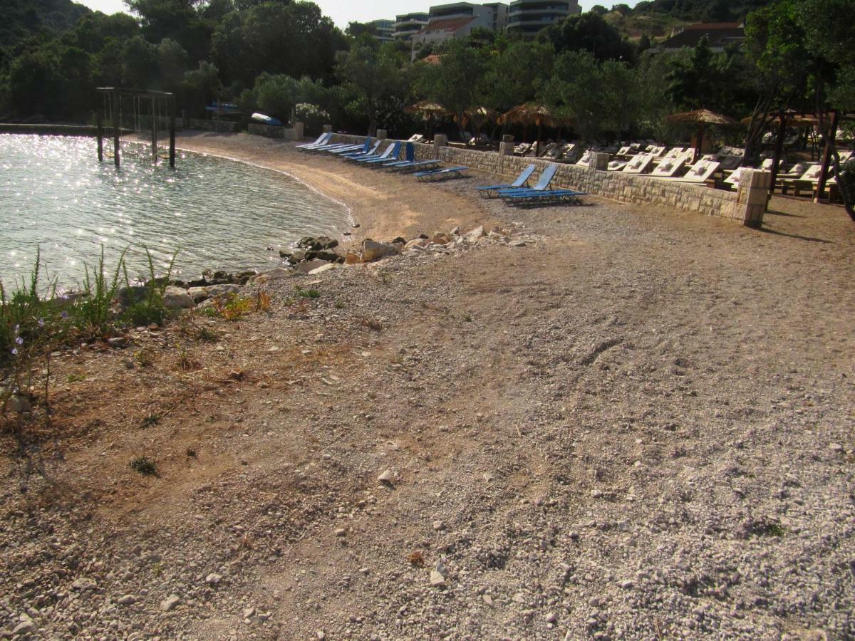 Apartmans And Rooms Dunjini Dvori Korcula Town Bagian luar foto