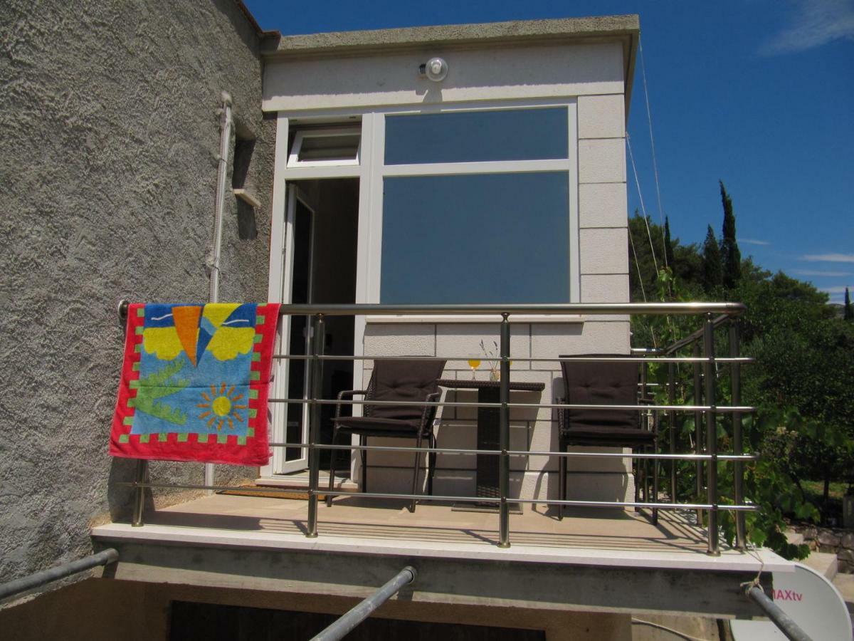 Apartmans And Rooms Dunjini Dvori Korcula Town Bagian luar foto