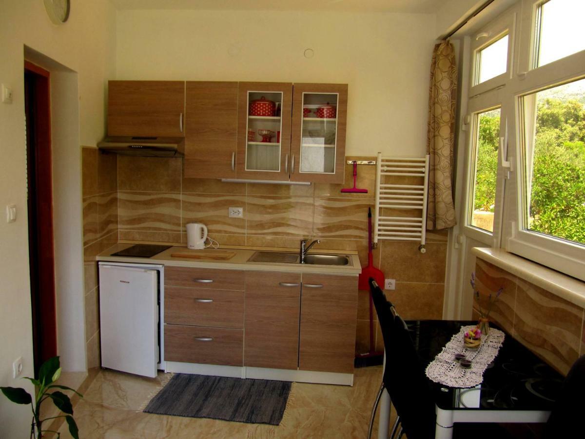 Apartmans And Rooms Dunjini Dvori Korcula Town Bagian luar foto