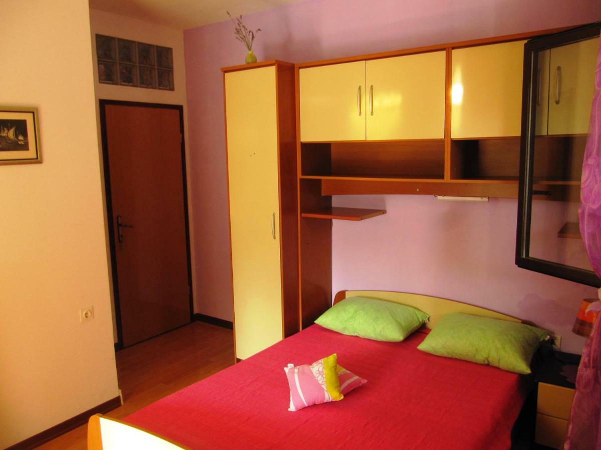 Apartmans And Rooms Dunjini Dvori Korcula Town Bagian luar foto