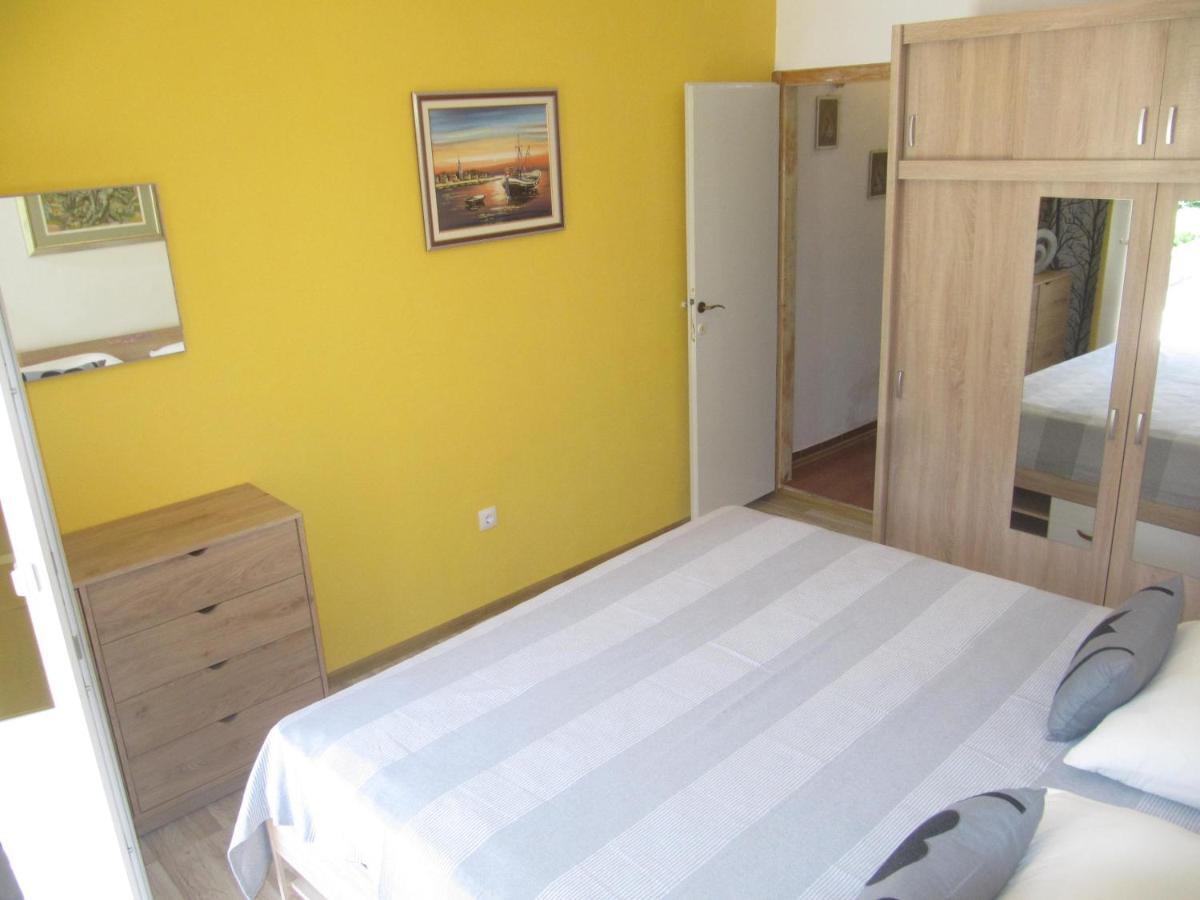 Apartmans And Rooms Dunjini Dvori Korcula Town Bagian luar foto